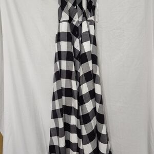 Beautiful black/white/gray halter style backless maxi dress